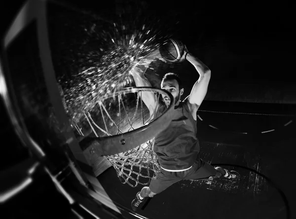 Basketbalista v akci — Stock fotografie