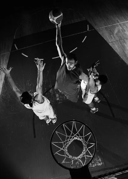 Jugador de baloncesto en acción — Foto de Stock