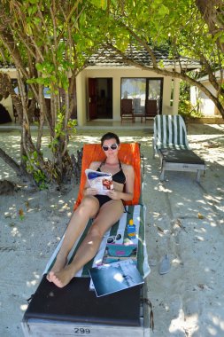 mutlu kadın zevk yaz saati