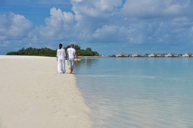 mutlu genç çift eğlenmek yaz