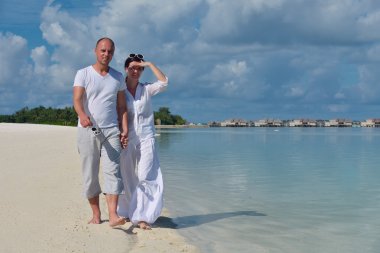 mutlu genç çift eğlenmek yaz