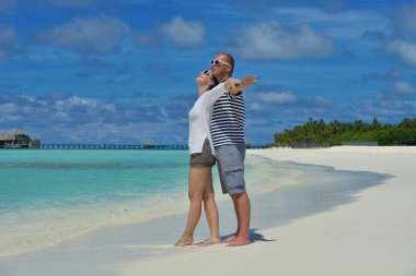 mutlu genç çift eğlenmek yaz