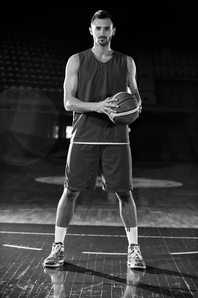 Портрет баскетболиста — стоковое фото