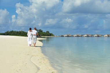 mutlu genç çift eğlenmek yaz