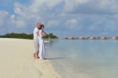 mutlu genç çift eğlenmek yaz