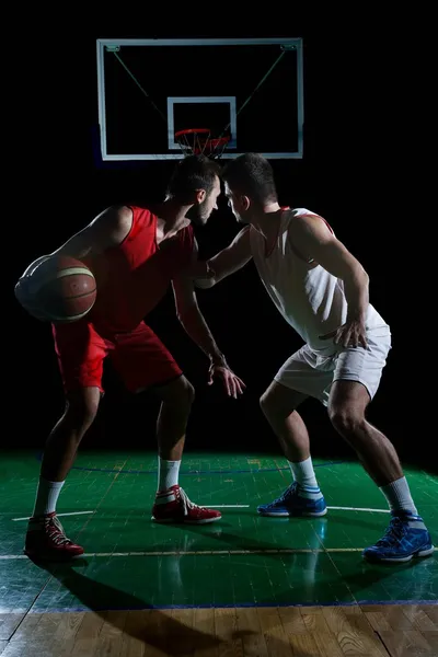 Basketballspieler in Aktion — Stockfoto