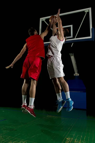 Basketballspieler in Aktion — Stockfoto