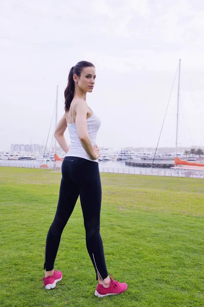 Young beautiful woman jogging on morning — Stock Photo, Image