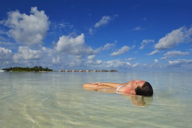 mutlu kadın zevk yaz saati