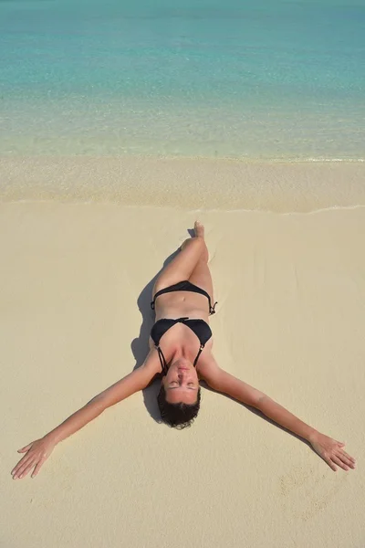 Mujer feliz disfrutar de la hora de verano —  Fotos de Stock