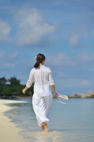 Happy woman enjoy summer time — Stock Photo, Image