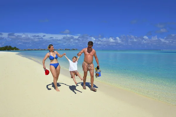 Família feliz em férias — Fotografia de Stock