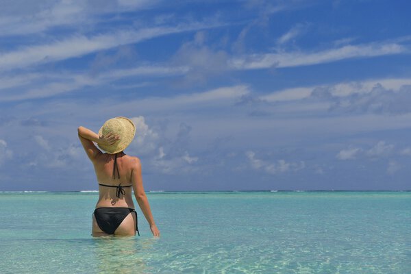 happy woman enjoy summer time