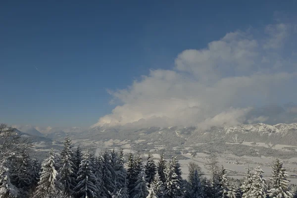 Paesaggio montano invernale — Foto Stock