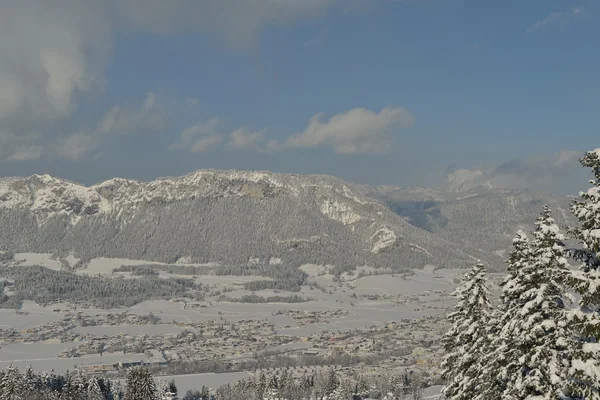 Paisaje de montaña de invierno — Foto de Stock