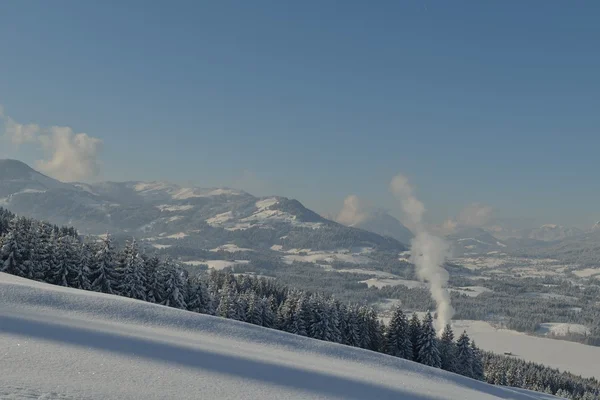 Winterliche Berglandschaft — Stockfoto