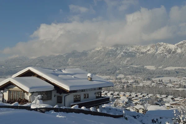 Casa vacanza invernale — Foto Stock