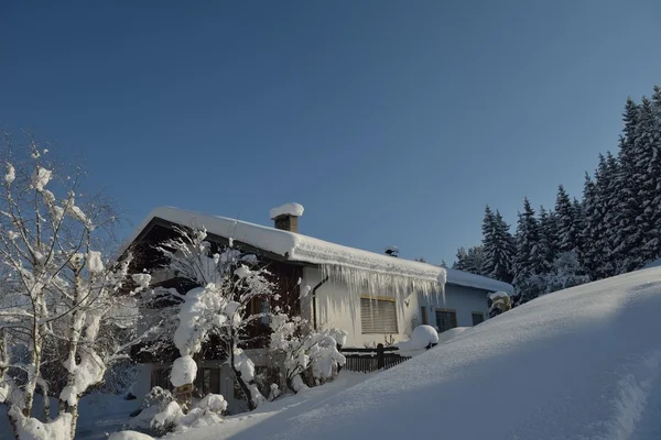 Winter vakantiehuis — Stockfoto