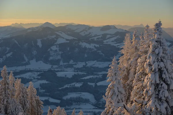 Winterliche Berglandschaft — Stockfoto