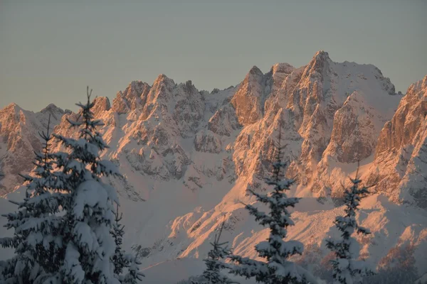 Paisaje de montaña de invierno —  Fotos de Stock