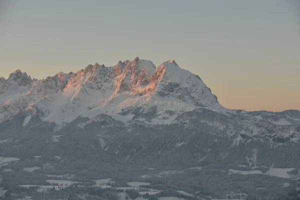 Paesaggio montano invernale — Foto Stock