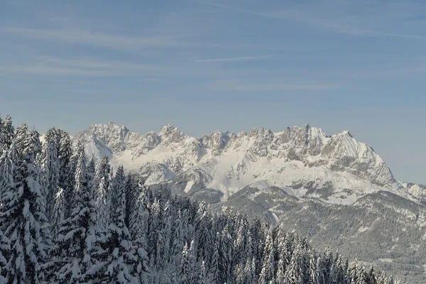 Paesaggio montano invernale — Foto Stock