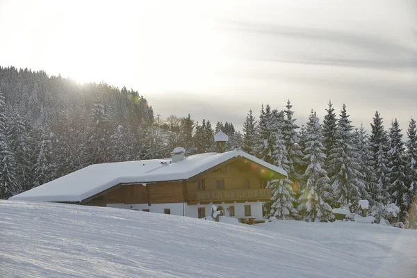 Winter vakantiehuis — Stockfoto