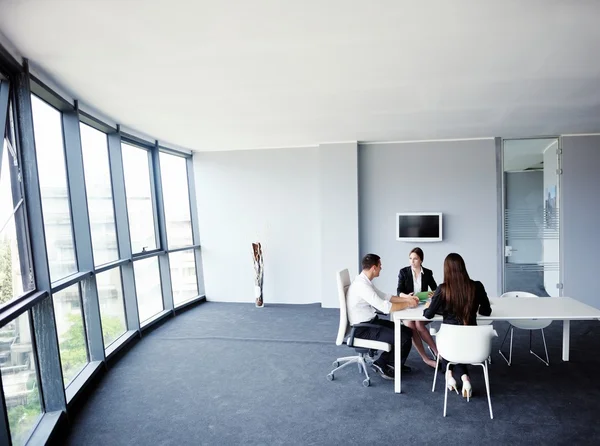 Pessoas de negócios em uma reunião no escritório — Fotografia de Stock