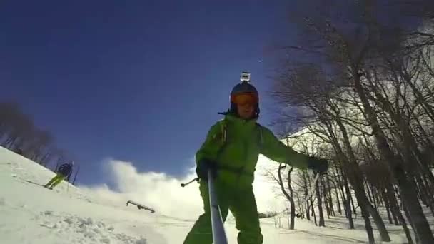 Ski sport man afdaling op winter — Stockvideo