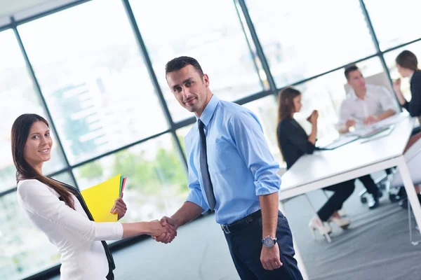 Business people making deal — Stock Photo, Image