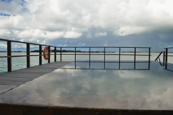 Tropické vody domů vily resort — Stock fotografie