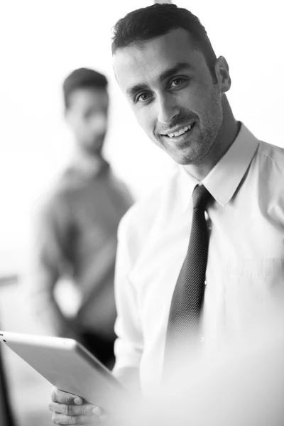 Business man using tablet compuer at office — Stock Photo, Image