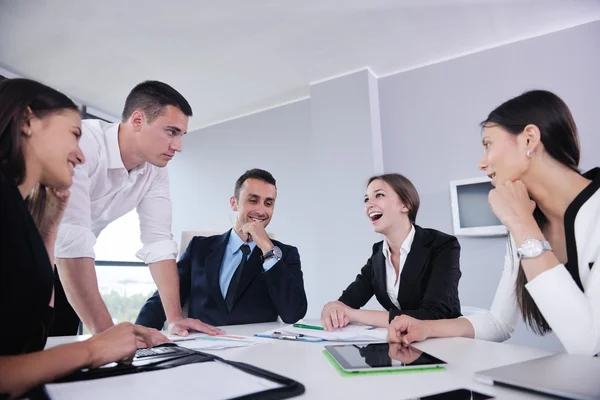 Gente de negocios en una reunión en la oficina — Foto de Stock