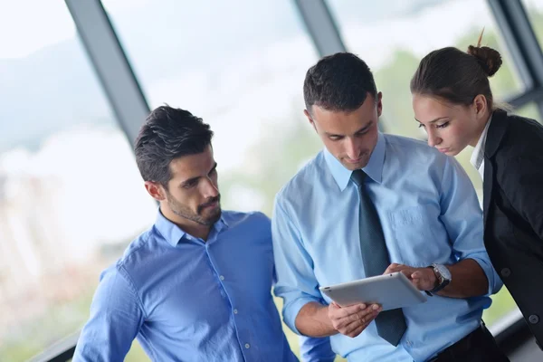 Gente de negocios en una reunión en la oficina — Foto de Stock