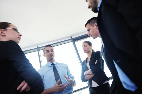 Gente de negocios en una reunión en la oficina —  Fotos de Stock