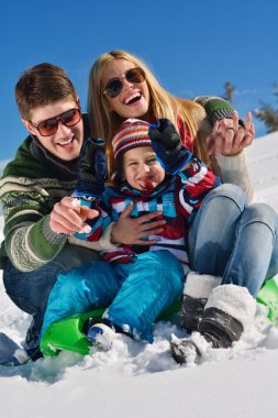 Eğleniyor taze kar kış tatil aile