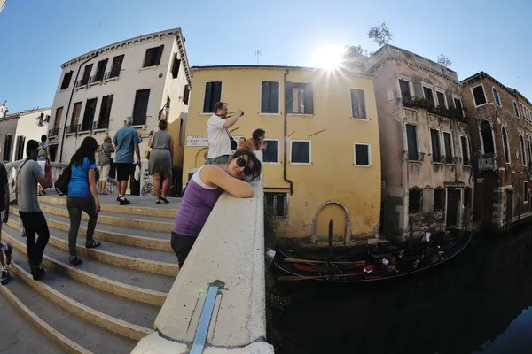 Femme touristique passer de belles vacances à venice italie — Photo
