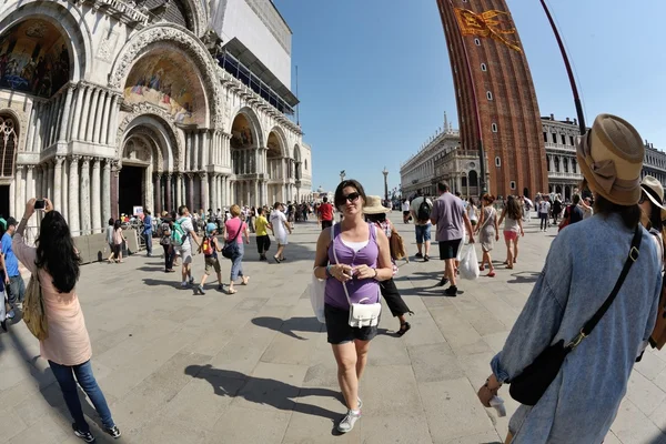 Tourist woman have beautiful vacation time in venice italy — Stock Photo, Image