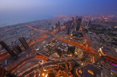 Dubai şehir silüetinin