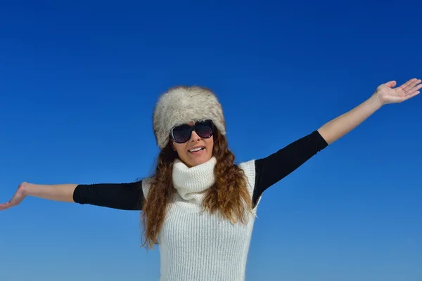 Kış mutlu kadın — Stok fotoğraf