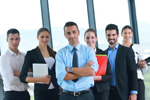 Gruppo di uomini d'affari in una riunione in ufficio — Foto Stock