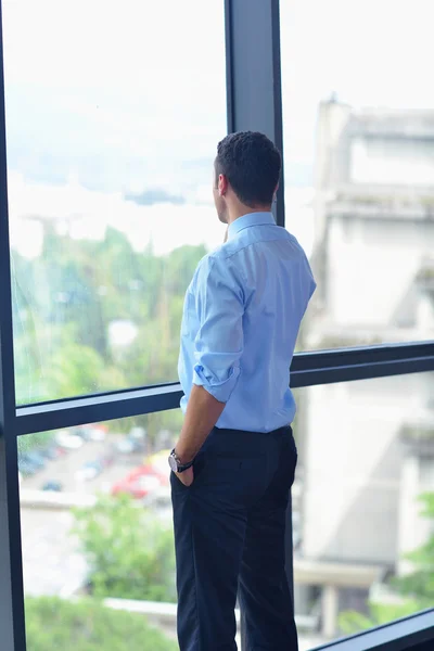 Business man talking by cellphone — Stock Photo, Image