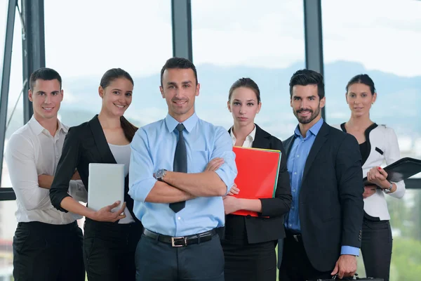 Gruppo di uomini d'affari in una riunione in ufficio — Foto Stock