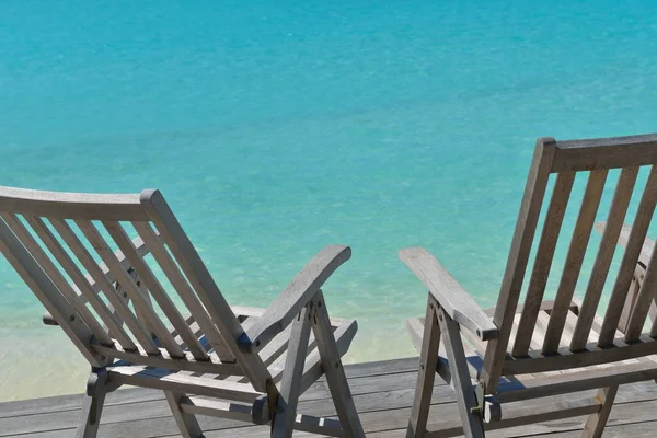 Sedie da spiaggia tropicali — Foto Stock