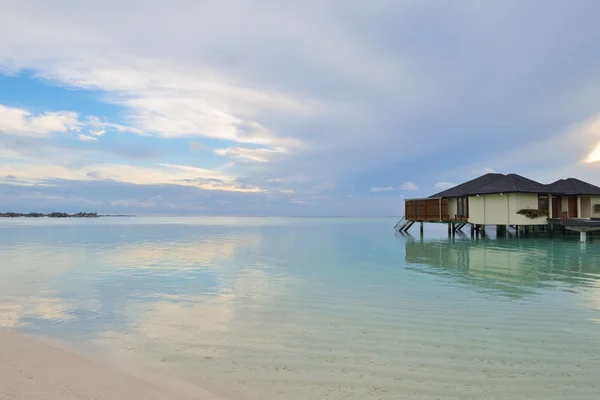 Casa de agua tropical villas — Foto de Stock