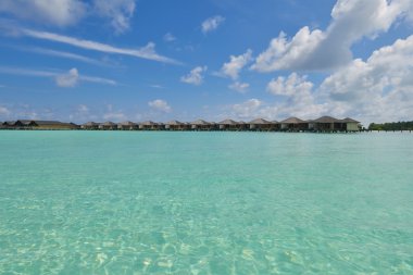 tropikal su ev Villa