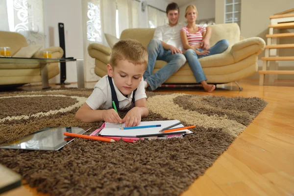 Família em casa — Fotografia de Stock