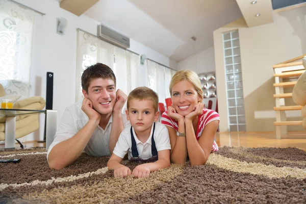 Família em casa — Fotografia de Stock