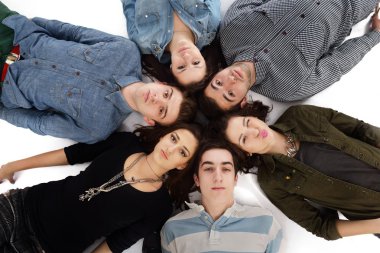 mutlu gençler grubu