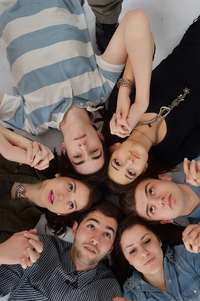 Grupo de adolescentes felices — Foto de Stock